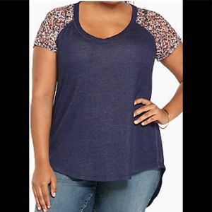 TORRID -HACCI FLORAL LACE RAGLAN TEE